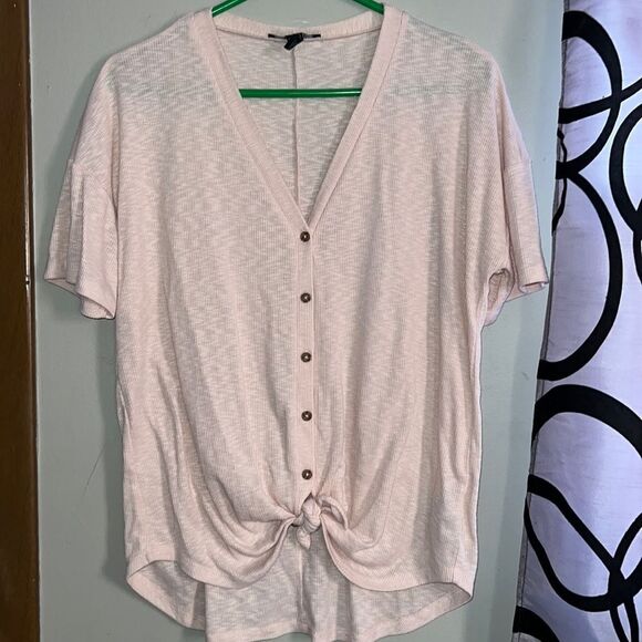 Forever 21 V-neck button front top size medium - Picture 1 of 6